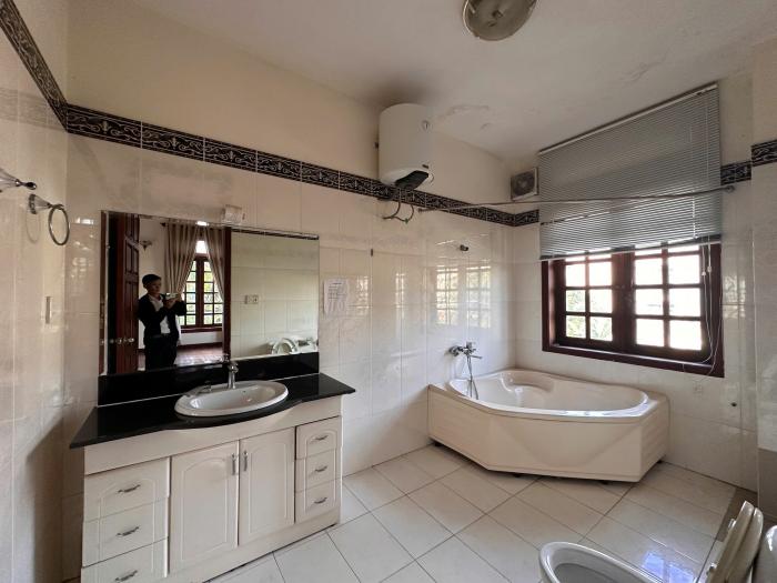 Cho thuê biệt thự đường Nguyễn Văn Hưởng Quận 2