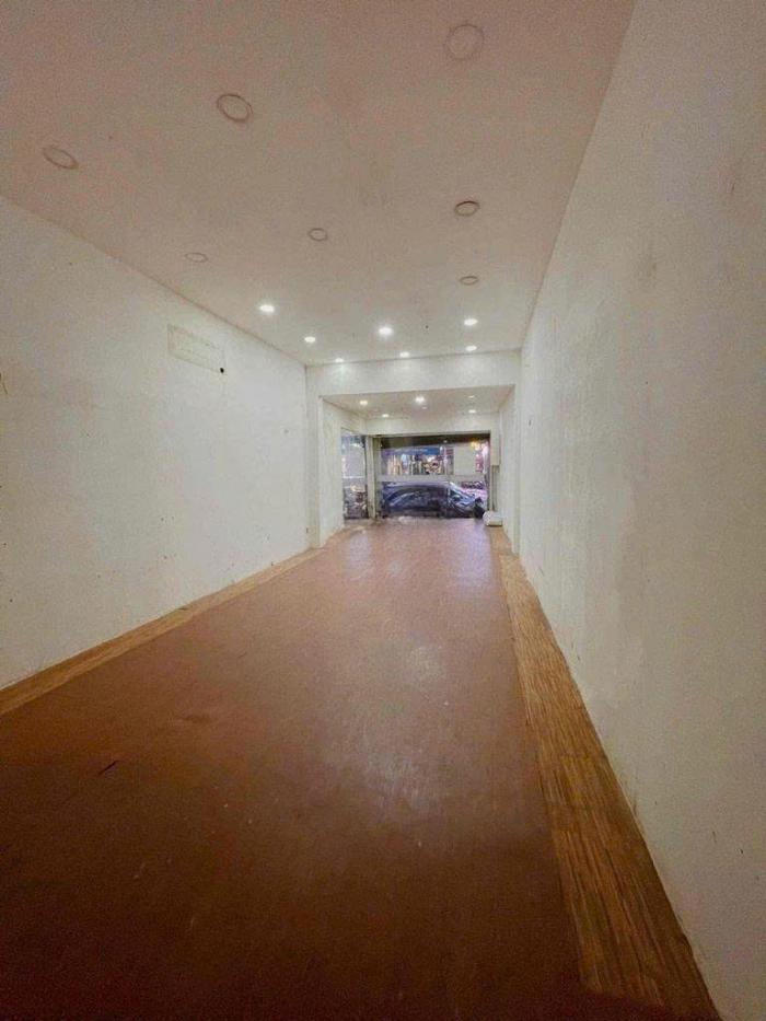 Cho thuê nhà mặt tiền đường Lê Văn Sỹ