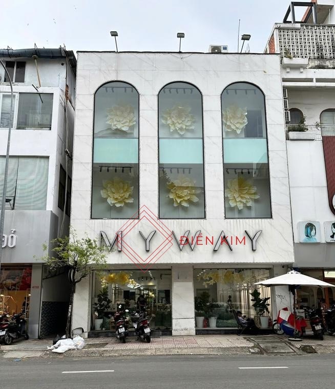 Cho thuê nhà mặt tiền đường Võ Văn Tần quận 3