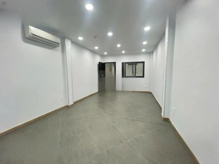 Cho thuê nhà mặt tiền đường Võ Văn Tần Quận 3