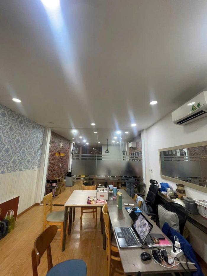 Cho thuê nhà mặt tiền đường số 3 Quận 3