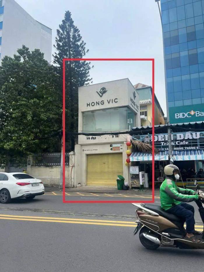 Cho thuê nhà mặt tiền đường Cách Mạng Tháng Tám Quận 3