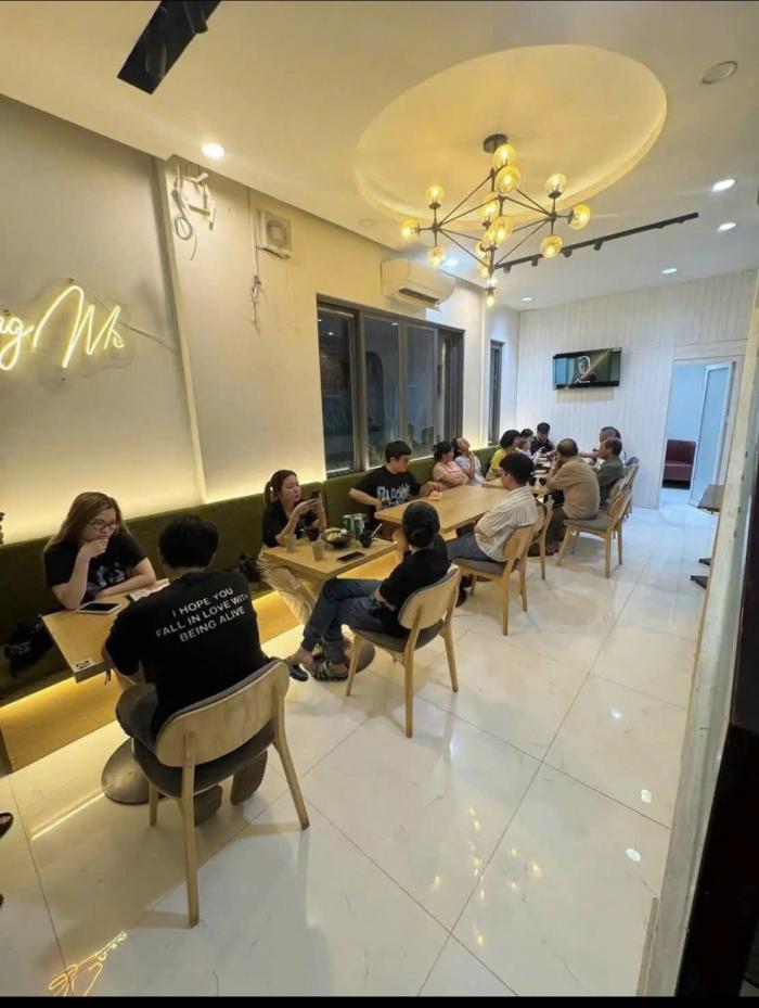Cho thuê nhà góc 2 mặt tiền 400D Lê Văn Sỹ Quận 3
