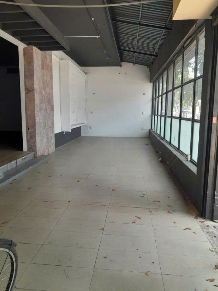 Cho thuê nhà mặt tiền 64 Bà Huyện Thanh Quan Quận 3