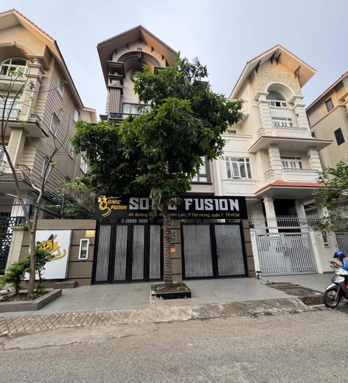 Cho thuê nhà mặt tiền đường số 8 P. Tân Hưng Quận 7