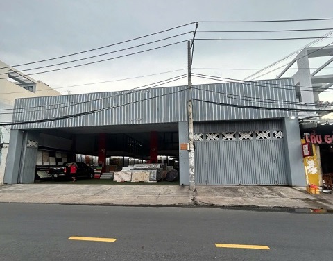 Cho thuê nhà mặt tiền đường Bình Long quận Bình Tân