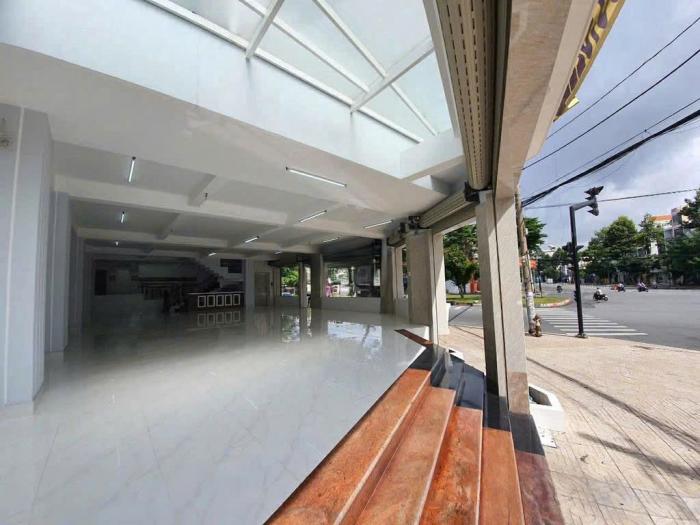 Cho thuê nhà góc 2 mặt tiền 357-359 Tên Lửa quận Bình Tân