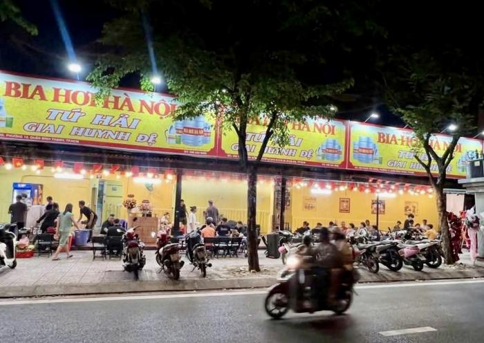 Cho thuê nhà mặt tiền đường Phạm Văn Đồng quận Bình Thạnh