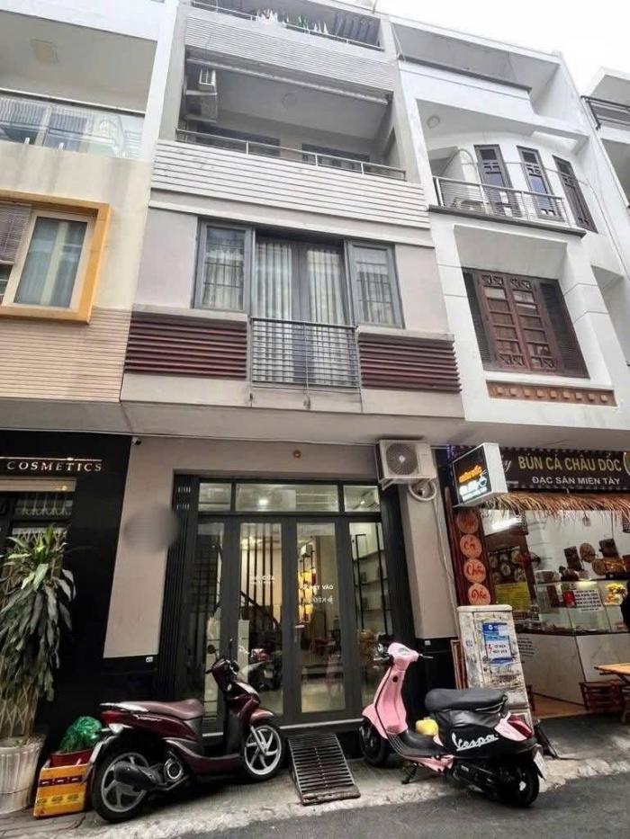 Cho thuê nhà mặt tiền đường Hoa Huệ quận Phú Nhuận