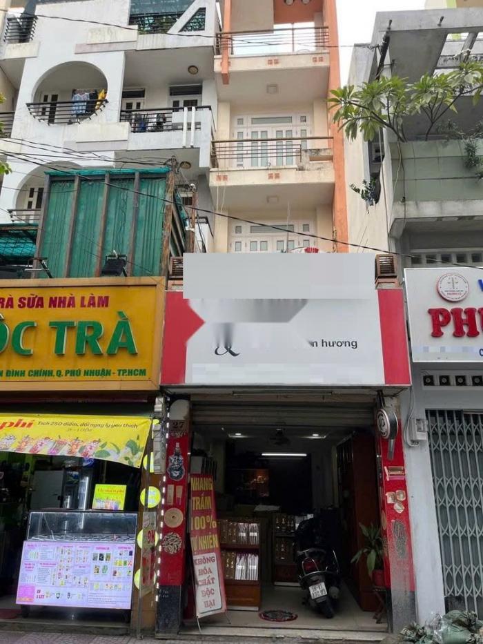 Cho thuê nhà mặt tiền đường Nguyễn Đình Chính quận Phú Nhuận