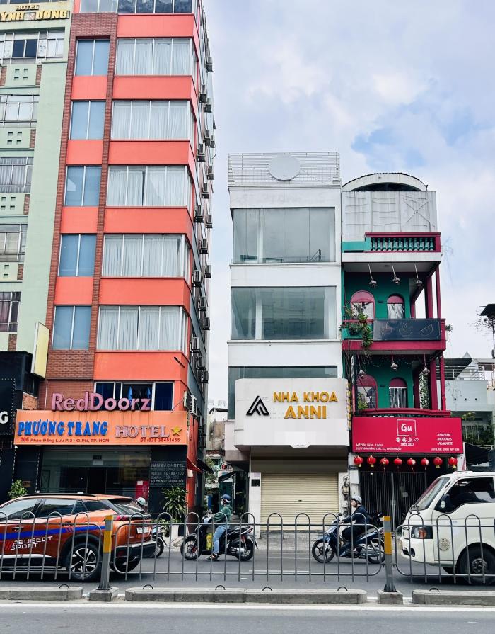 Cho thuê nhà mặt tiền đường Phan Đăng Lưu quận Phú Nhuận