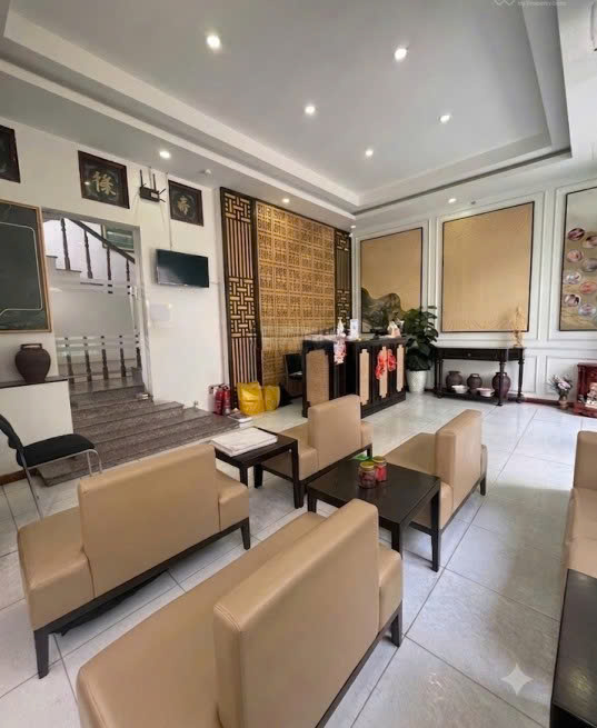 Cho thuê nhà mặt tiền 145 Hoa Lan Phú Nhuận