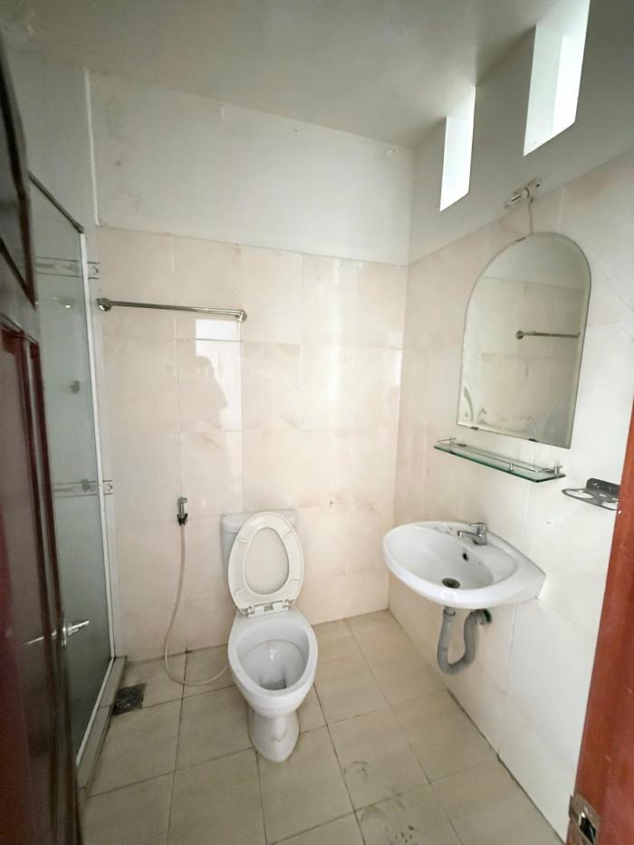 Cho thuê nhà mặt tiền 111C Hoa Lan quận Phú Nhuận