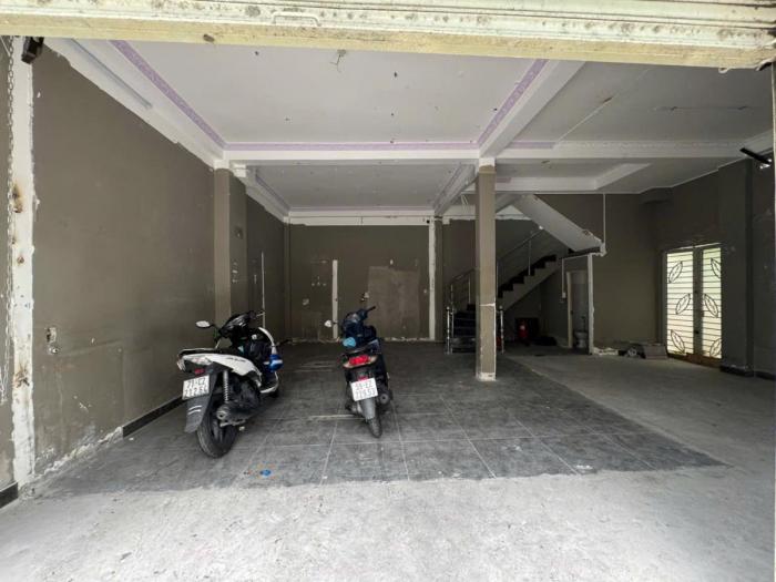 Cho thuê nhà mặt tiền 75 Hoa Đào quận Phú Nhuận