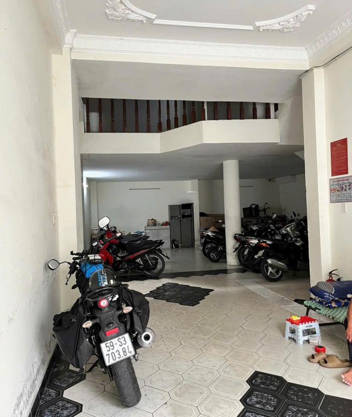 Cho thuê nhà mặt tiền 518 Phan Xích Long quận Phú Nhuận