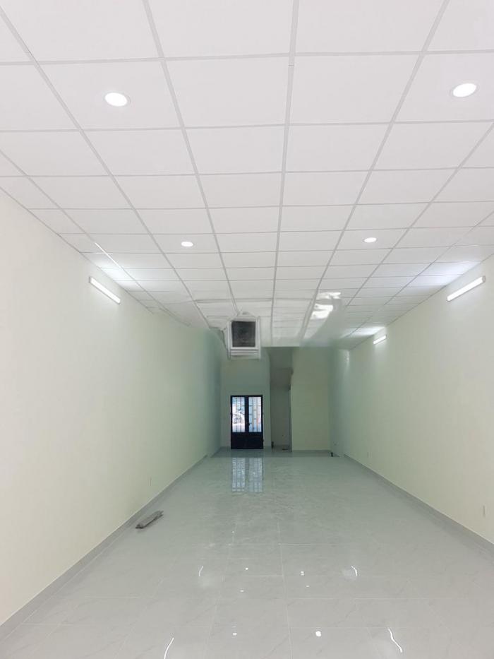 Cho thuê nhà mặt tiền đường Phạm Văn Bạch quận Tân Bình