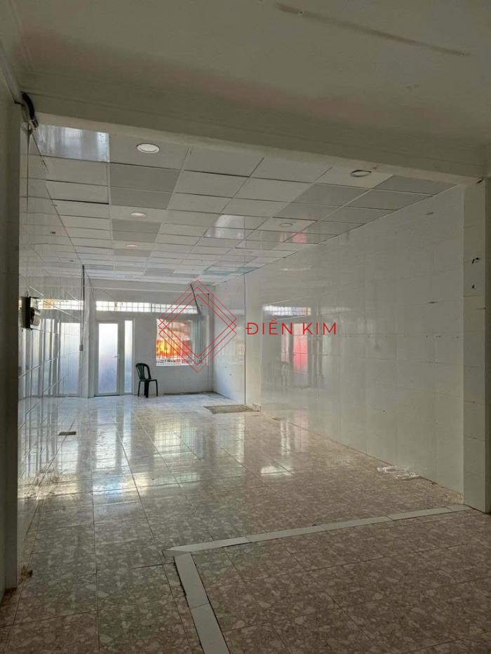 Cho thuê nhà mặt tiền đường Cách Mạng Tháng 8 quận Tân Bình