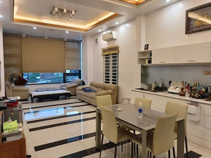 Cho thuê nhà mặt tiền đường Đồng Đen Quận Tân Bình