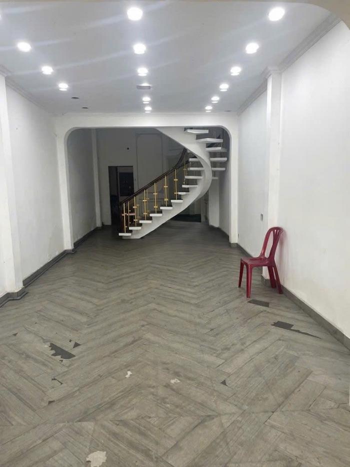 Cho thuê nhà mặt tiền 479 Hoàng Văn Thụ quận Tân Bình