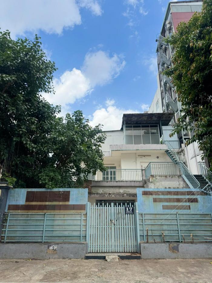 Cho thuê nhà mặt tiền 17 Hoàng Việt quận Tân Bình