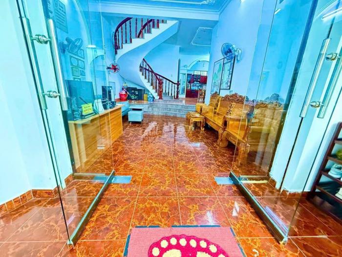 Cho thuê nhà mặt tiền đường C27 Quận Tân Bình