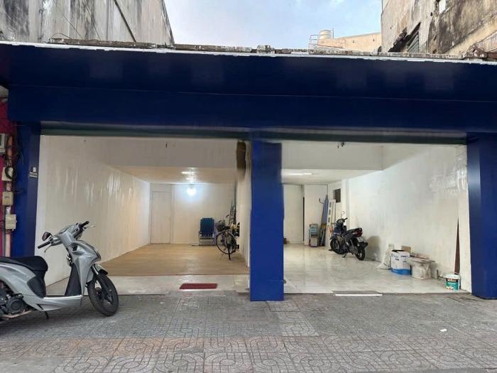 Cho thuê nhà mặt tiền 692-694 Cách Mạng Tháng 8 quận Tân Bình