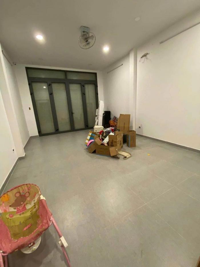 Cho thuê nhà mặt tiền 39 Đồng Đen quận Tân Bình