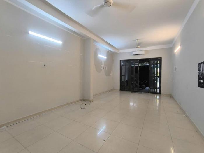 Cho thuê nhà nguyên căn mặt tiền 66 Yên Thế quận Tân Bình