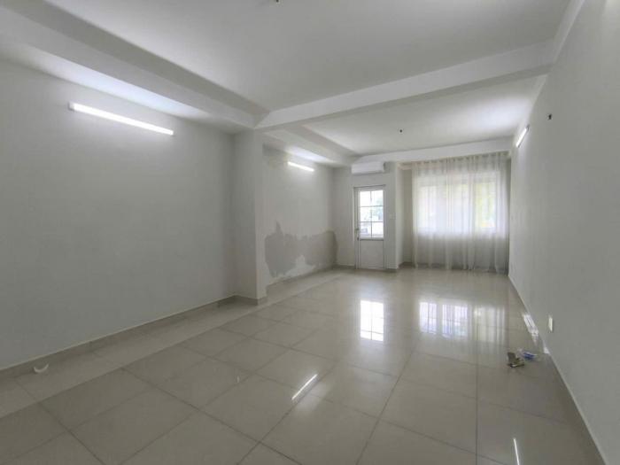 Cho thuê nhà nguyên căn mặt tiền 66 Yên Thế quận Tân Bình