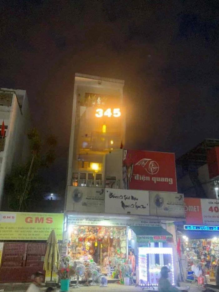 Cho thuê nhà mặt tiền đường Tân Hương quận Tân Phú