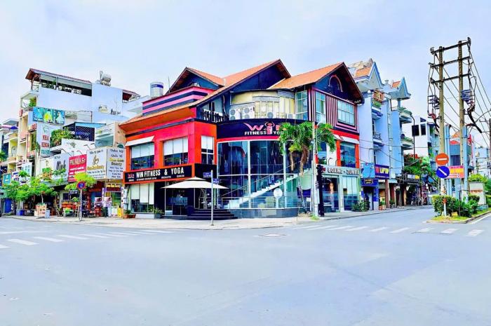 Cho thuê nhà góc 2 mặt tiền đường Tân Sơn Nhì quận Tân Phú