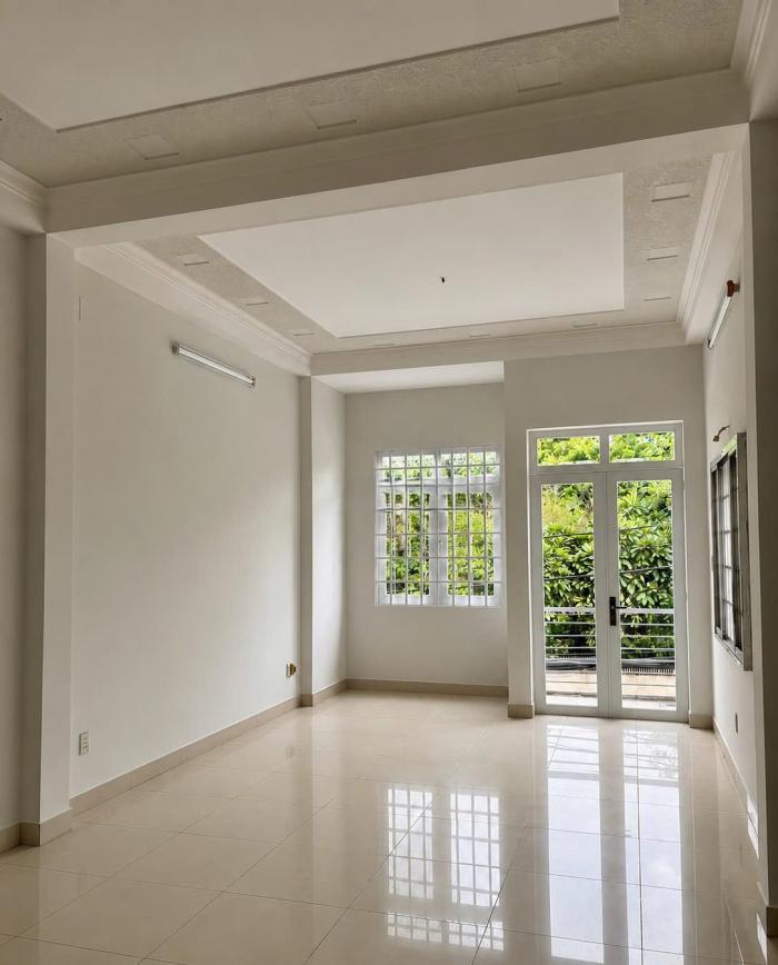 Cho thuê nhà mặt tiền đường Nguyễn Văn Săng quận Tân Phú