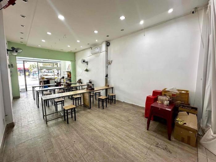 Cho thuê nhà mặt tiền 590 Lũy Bán Bích quận Tân Phú