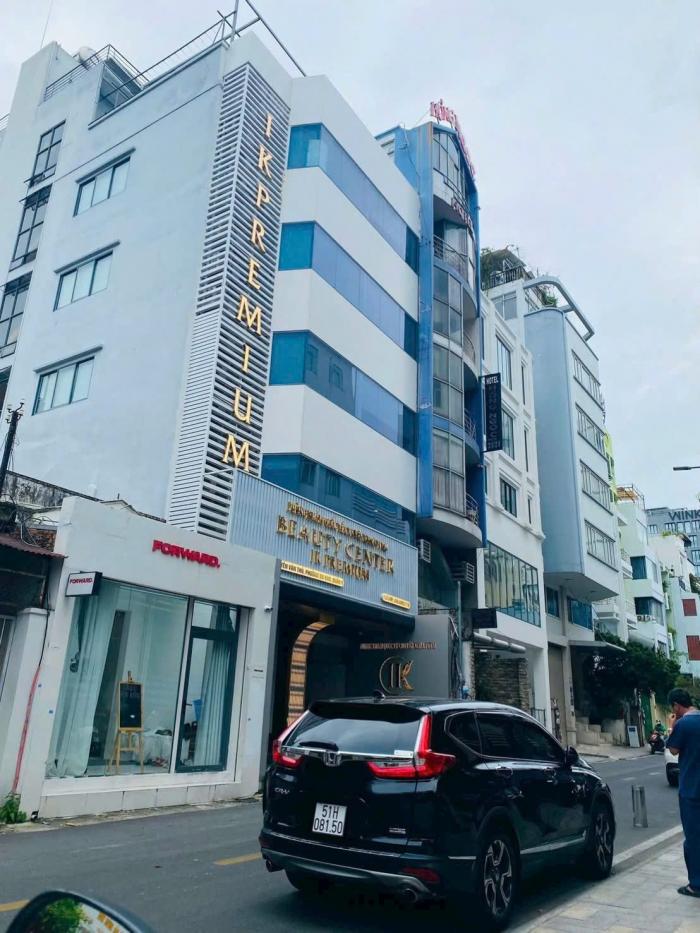 Tòa nhà cho thuê mặt tiền đường Nguyễn Văn Thủ Quận 1