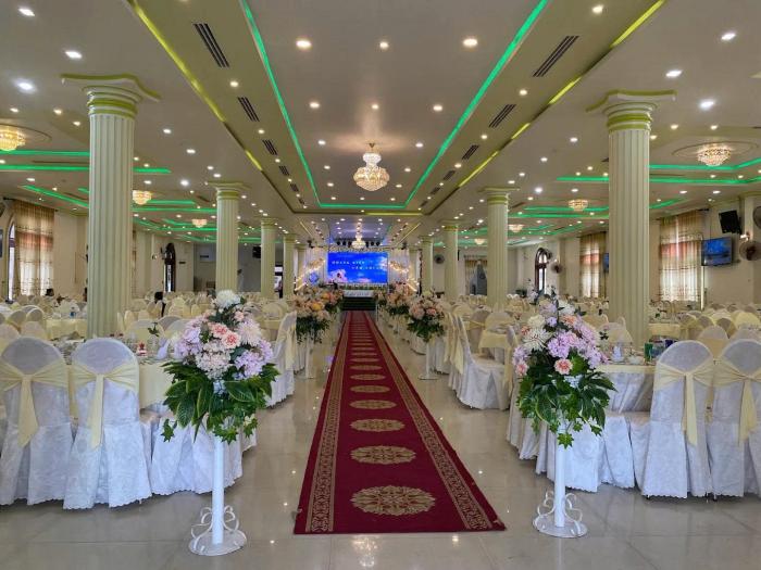 Cho thuê tòa nhà mặt tiền 443-445 Lê Hồng Phong Quận 10