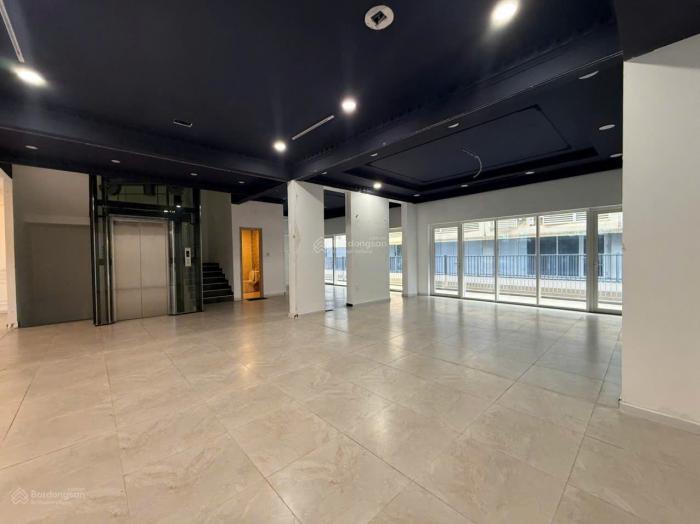 Cho thuê tòa nhà mặt tiền 134-136 đường B2 khu Sala Quận 2