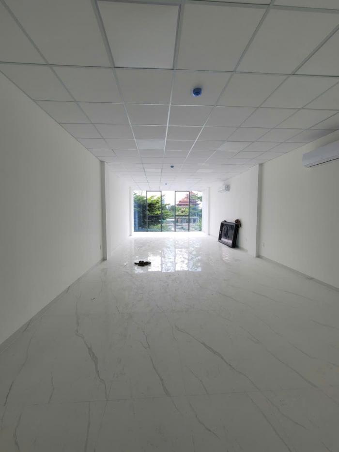 Tòa nhà cho thuê mặt tiền số 6 Bạch Đông Ôn Quận 2