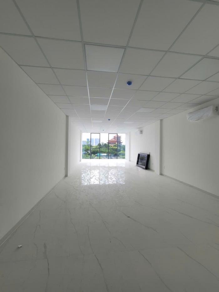 Tòa nhà cho thuê mặt tiền số 6 Bạch Đông Ôn Quận 2
