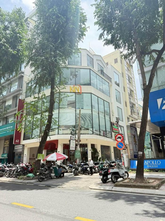 Tòa nhà cho thuê góc 2 mặt tiền 62 Phạm Ngọc Thạch Quận 3