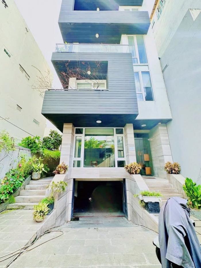 Tòa nhà cho thuê mặt tiền 145 Nguyễn Cửu Vân Quận Bình Thạnh