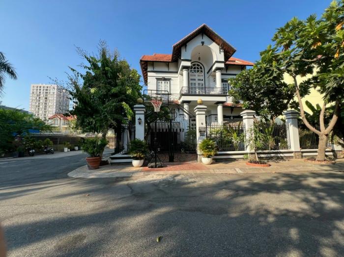 Cho thuê villa góc 2 mặt tiền Nguyễn Văn Hưởng quận 2