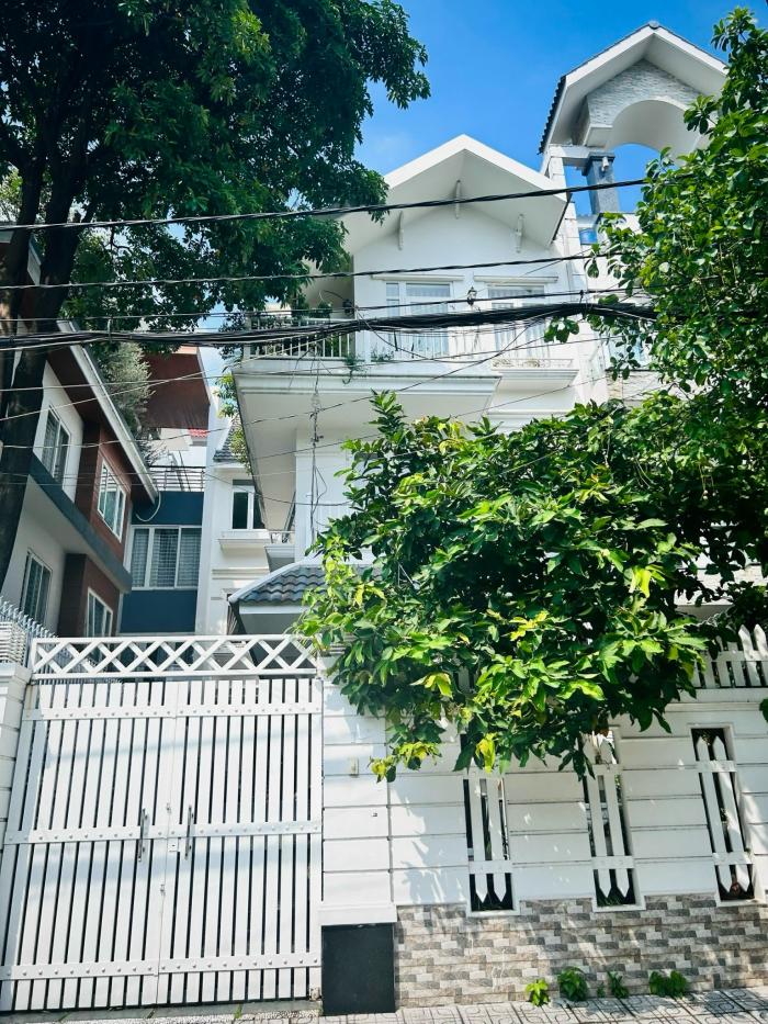 Cho thuê villa khu Compound Trần Não quận 2