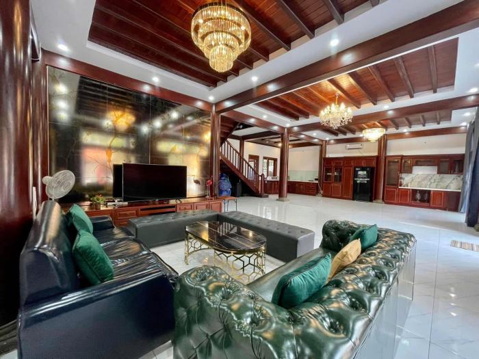 Cho thuê biệt thự đường Nguyễn Văn Hưởng quận 2