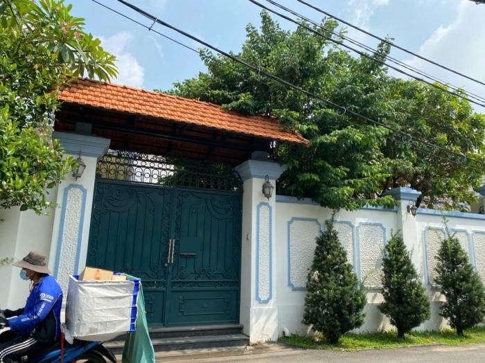 Cho thuê biệt thự mặt tiền đường 44 Thảo Điền Quận 2