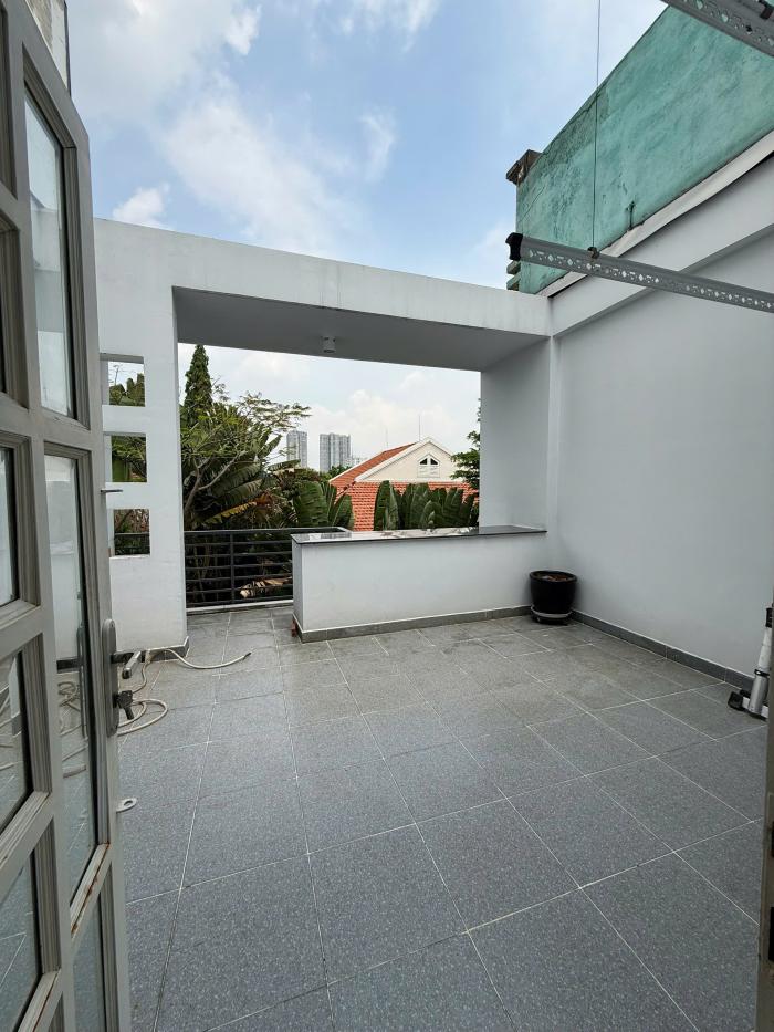 Cho thuê villa mặt tiền đường số 1 Thảo Điền Quận 2