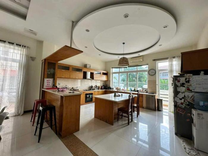 Cho thuê biệt thự khu compound Kim Sơn khu 112 Nguyễn Văn Hưởng Quận 2