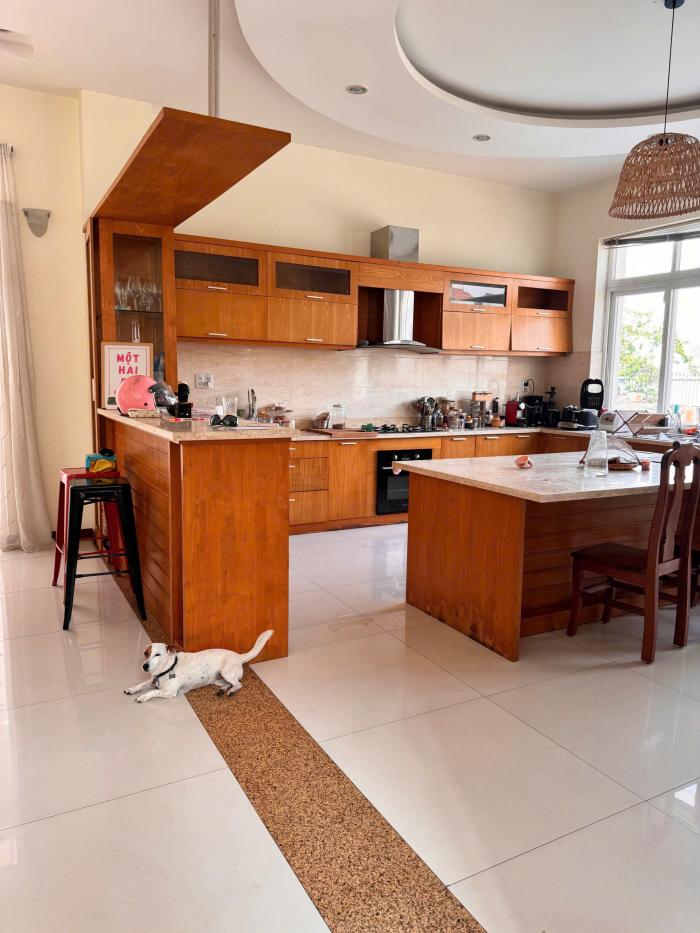 Cho thuê biệt thự khu compound Kim Sơn khu 112 Nguyễn Văn Hưởng Quận 2