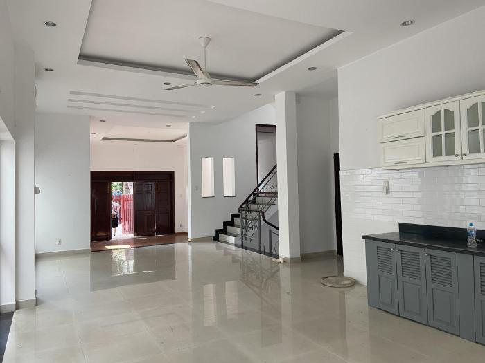 Cho thuê villa khu 216 đường Nguyễn Văn Hưởng Quận 2