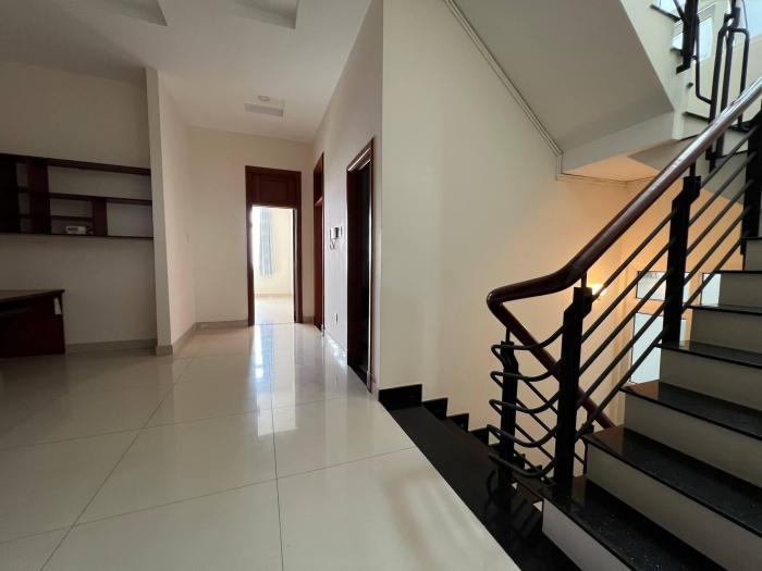 Cho thuê villa đường số 33 An Khánh Quận 2