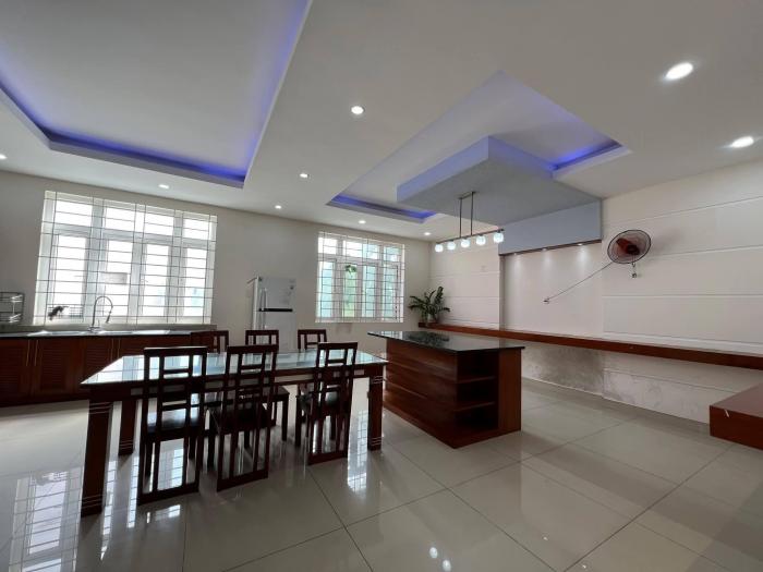 Cho thuê villa đường số 33 An Khánh Quận 2